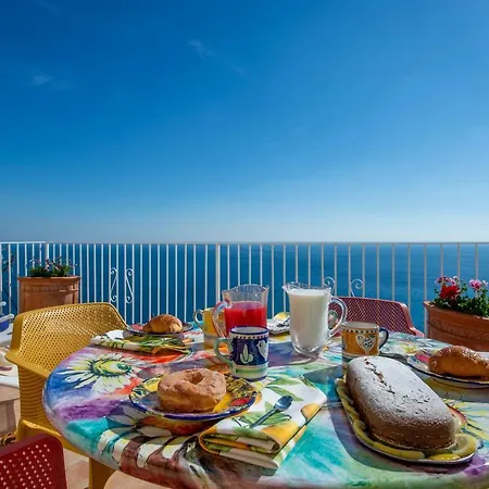 Le Ali Sul Mare,near Elevator, Few Steps,parking בית נופש *